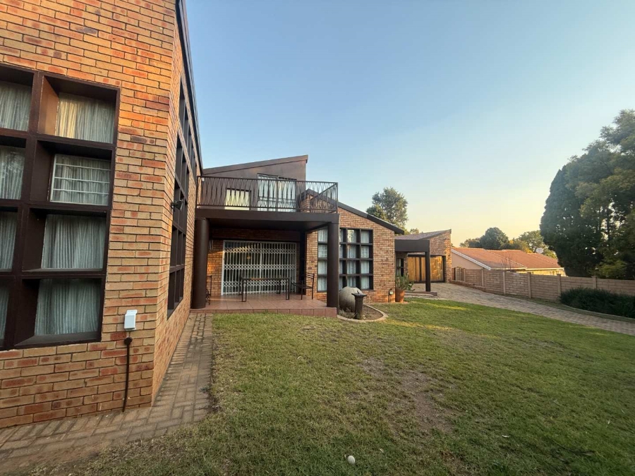5 Bedroom Property for Sale in Bergbron Gauteng