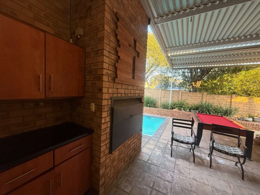 5 Bedroom Property for Sale in Bergbron Gauteng