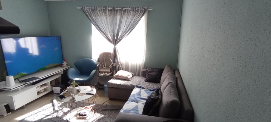 2 Bedroom Property for Sale in Glen Marais Gauteng