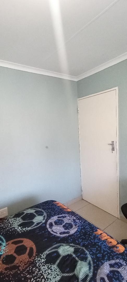 2 Bedroom Property for Sale in Glen Marais Gauteng