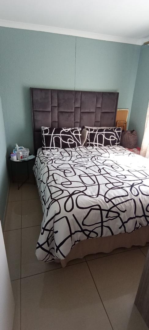 2 Bedroom Property for Sale in Glen Marais Gauteng