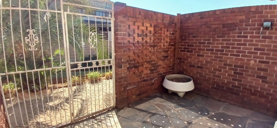 2 Bedroom Property for Sale in Birchleigh Gauteng