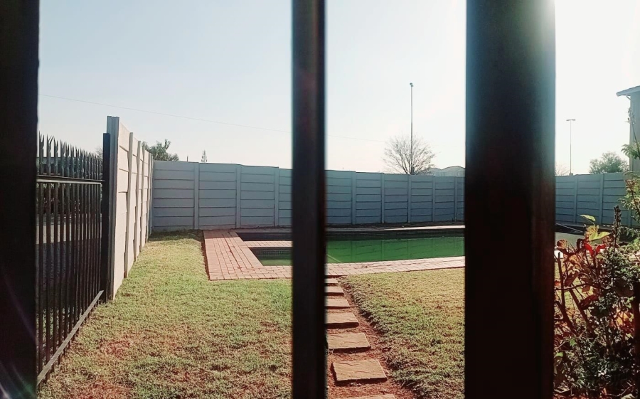 2 Bedroom Property for Sale in Eveleigh Gauteng