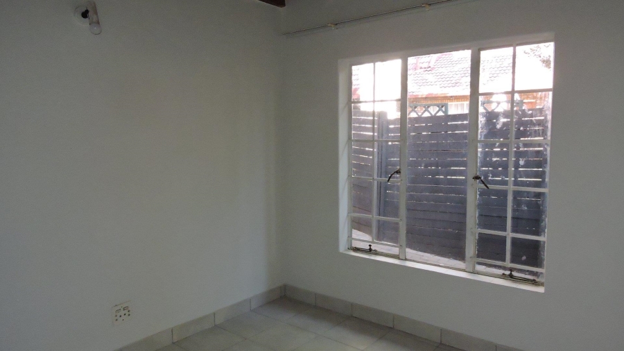 To Let 3 Bedroom Property for Rent in Kilner Park Gauteng