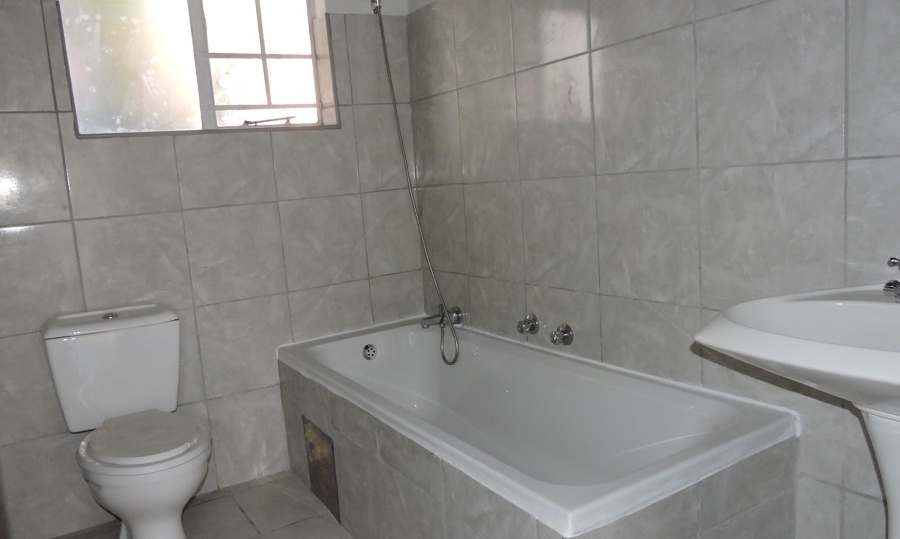 To Let 3 Bedroom Property for Rent in Kilner Park Gauteng