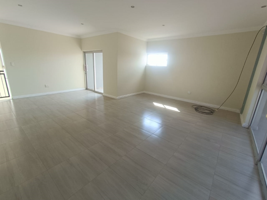 5 Bedroom Property for Sale in Rooihuiskraal Gauteng