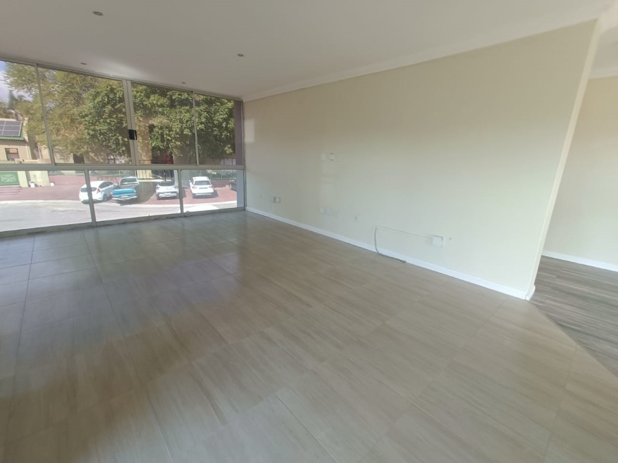 5 Bedroom Property for Sale in Rooihuiskraal Gauteng