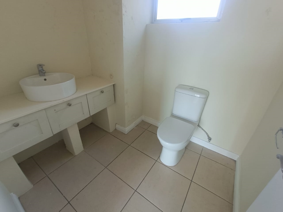5 Bedroom Property for Sale in Rooihuiskraal Gauteng