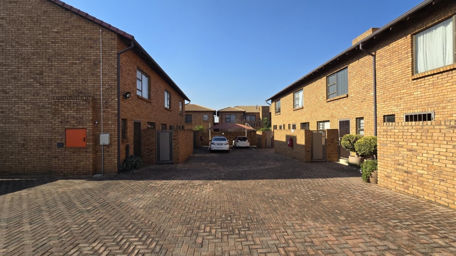 2 Bedroom Property for Sale in Florentia Gauteng