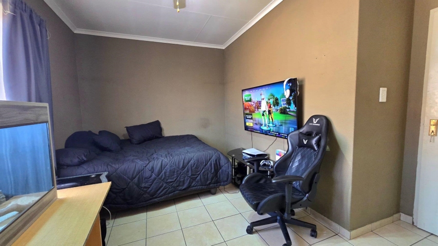 2 Bedroom Property for Sale in Florentia Gauteng