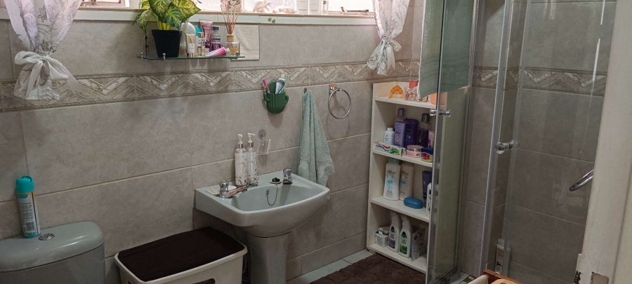 2 Bedroom Property for Sale in New Redruth Gauteng