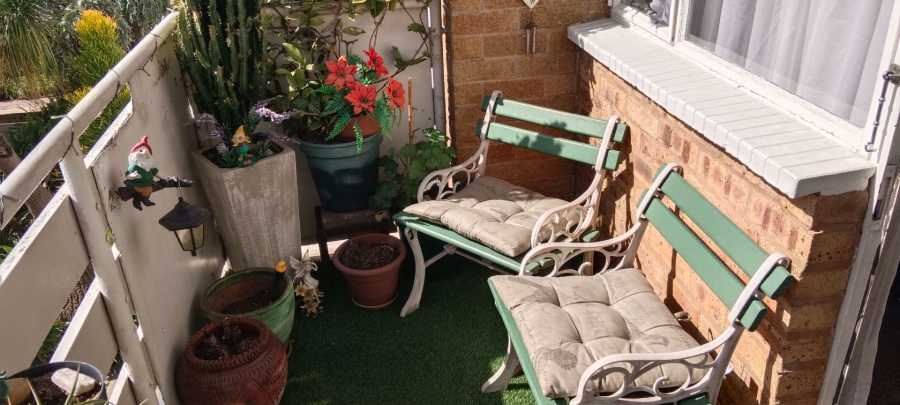2 Bedroom Property for Sale in New Redruth Gauteng