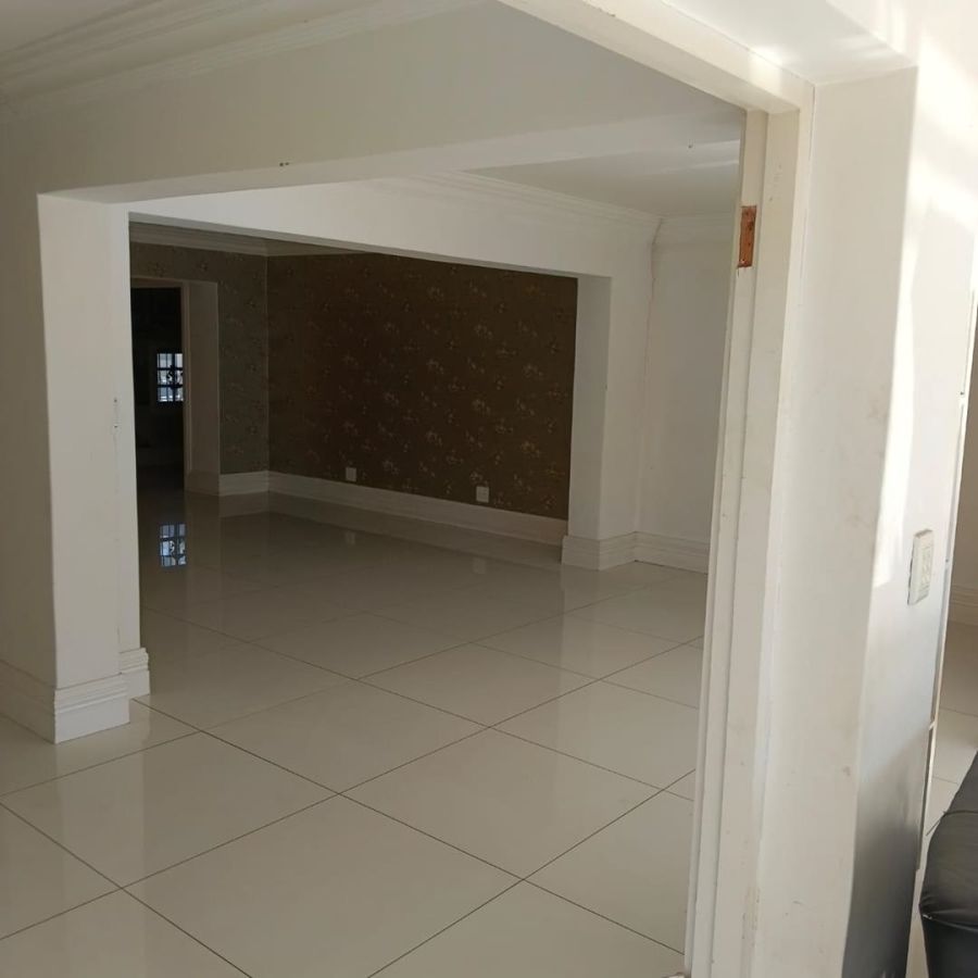 3 Bedroom Property for Sale in Bassonia Gauteng