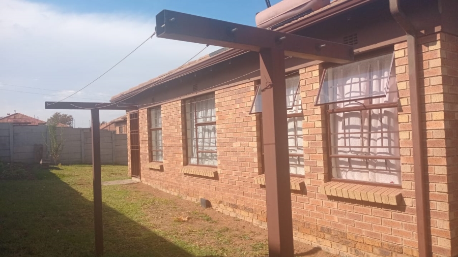 3 Bedroom Property for Sale in Thatch Hill Estate Gauteng