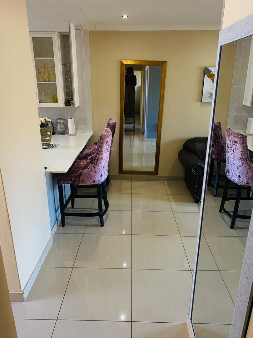 2 Bedroom Property for Sale in Monavoni Gauteng