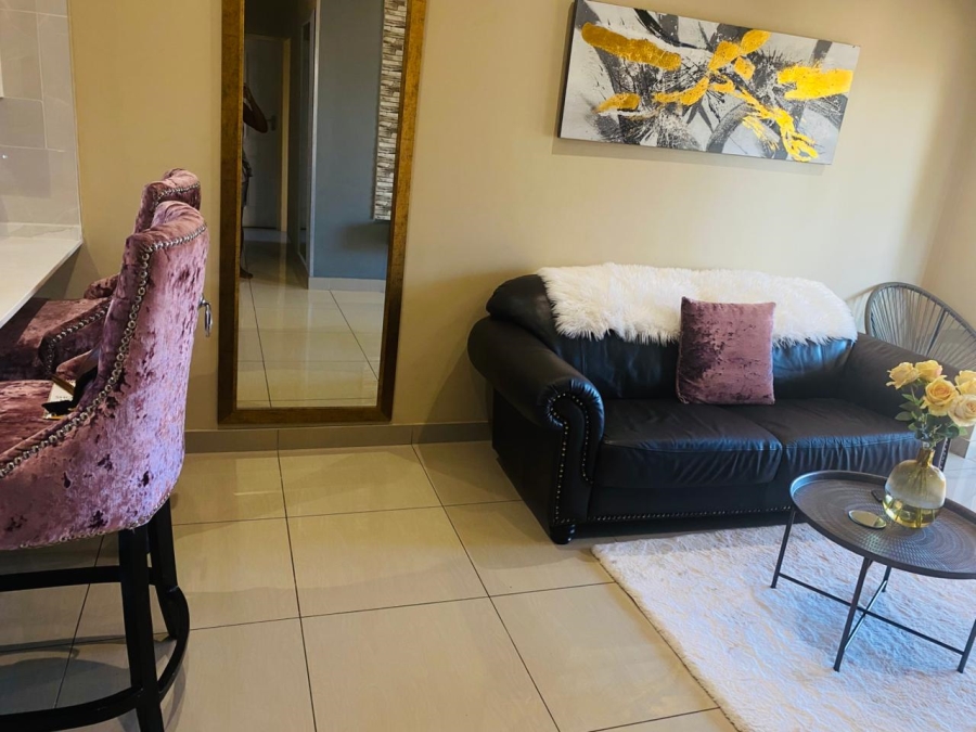 2 Bedroom Property for Sale in Monavoni Gauteng