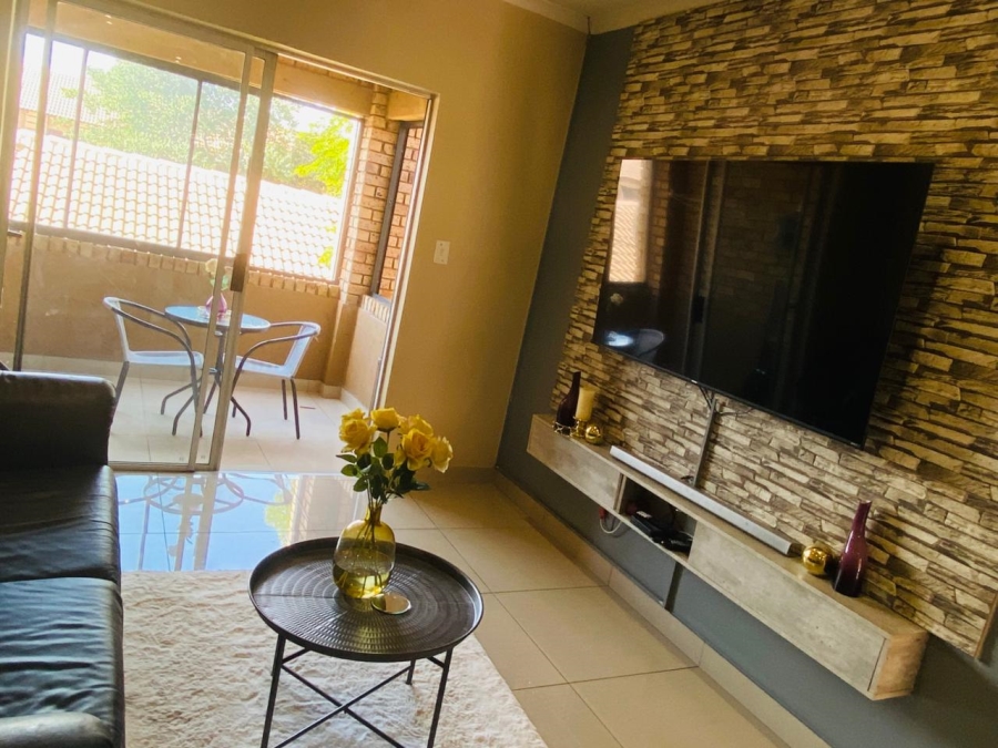 2 Bedroom Property for Sale in Monavoni Gauteng