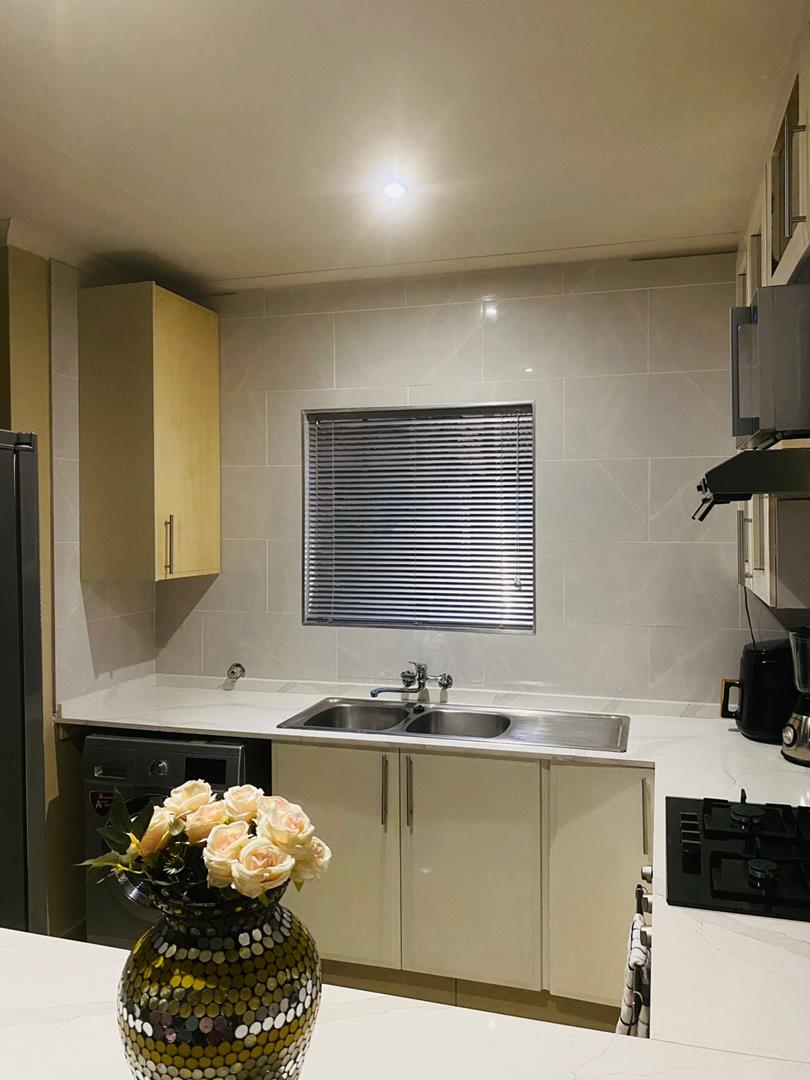 2 Bedroom Property for Sale in Monavoni Gauteng
