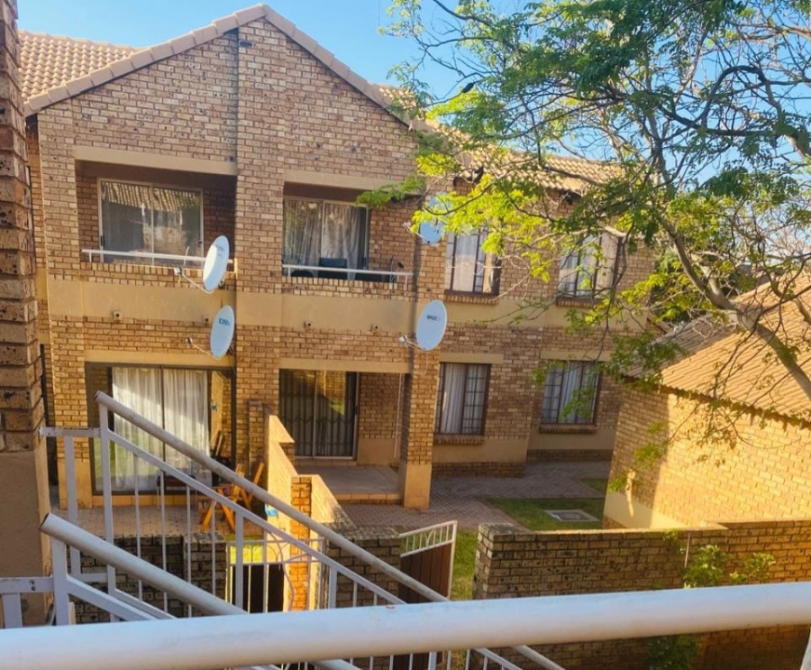 2 Bedroom Property for Sale in Monavoni Gauteng