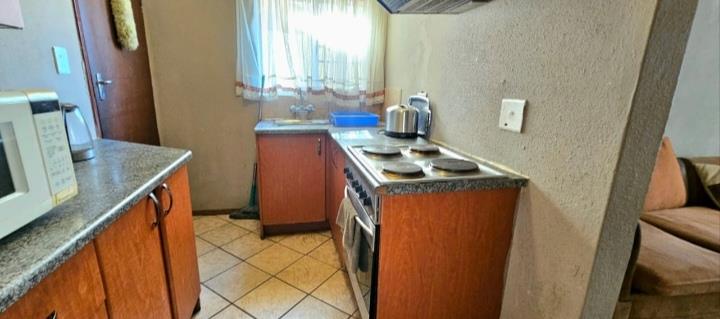 2 Bedroom Property for Sale in Lotus Gardens Gauteng