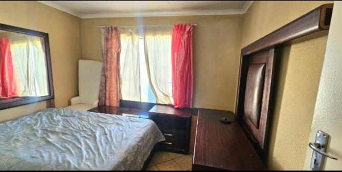 2 Bedroom Property for Sale in Lotus Gardens Gauteng