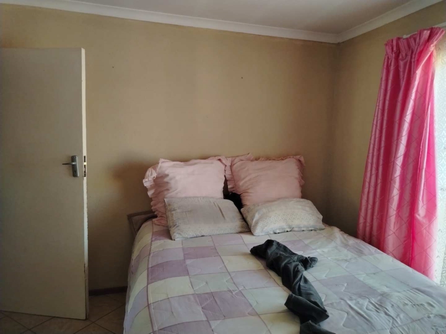 2 Bedroom Property for Sale in Lotus Gardens Gauteng