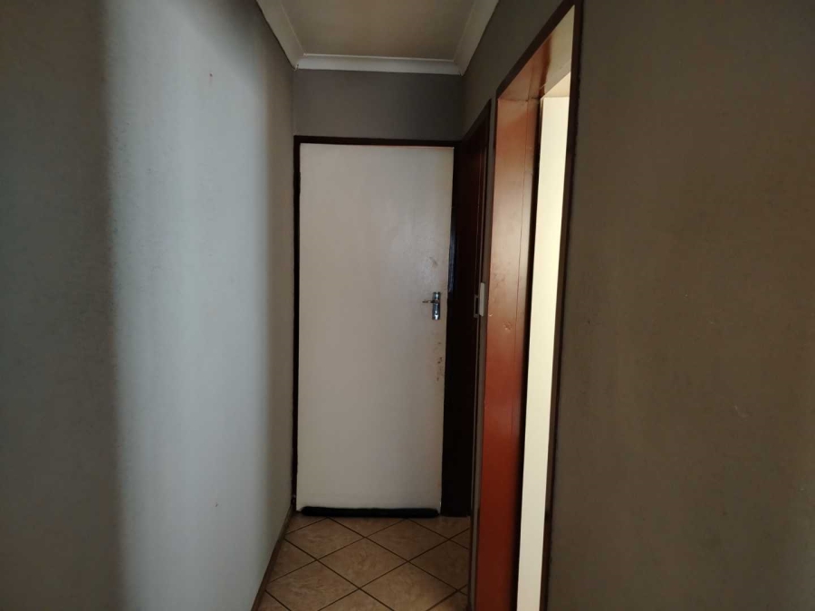 2 Bedroom Property for Sale in Lotus Gardens Gauteng