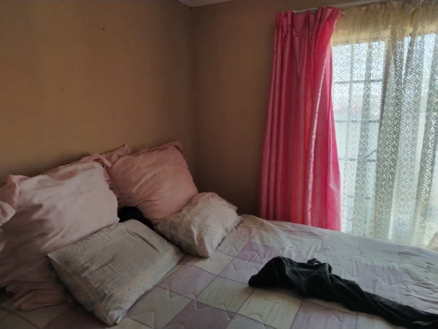 2 Bedroom Property for Sale in Lotus Gardens Gauteng