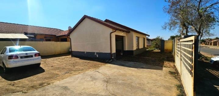 2 Bedroom Property for Sale in Lotus Gardens Gauteng
