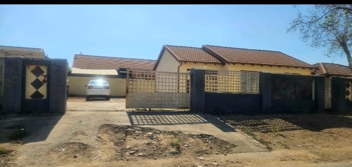 2 Bedroom Property for Sale in Lotus Gardens Gauteng