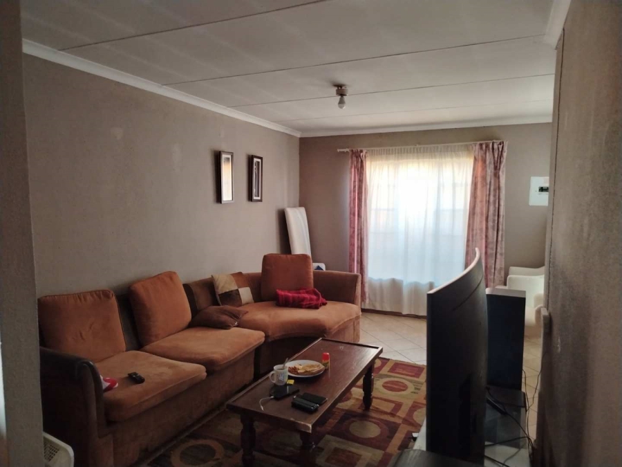 2 Bedroom Property for Sale in Lotus Gardens Gauteng