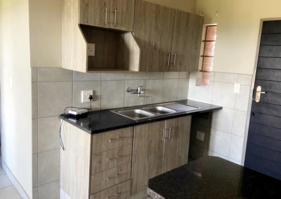 2 Bedroom Property for Sale in Heuweloord Gauteng