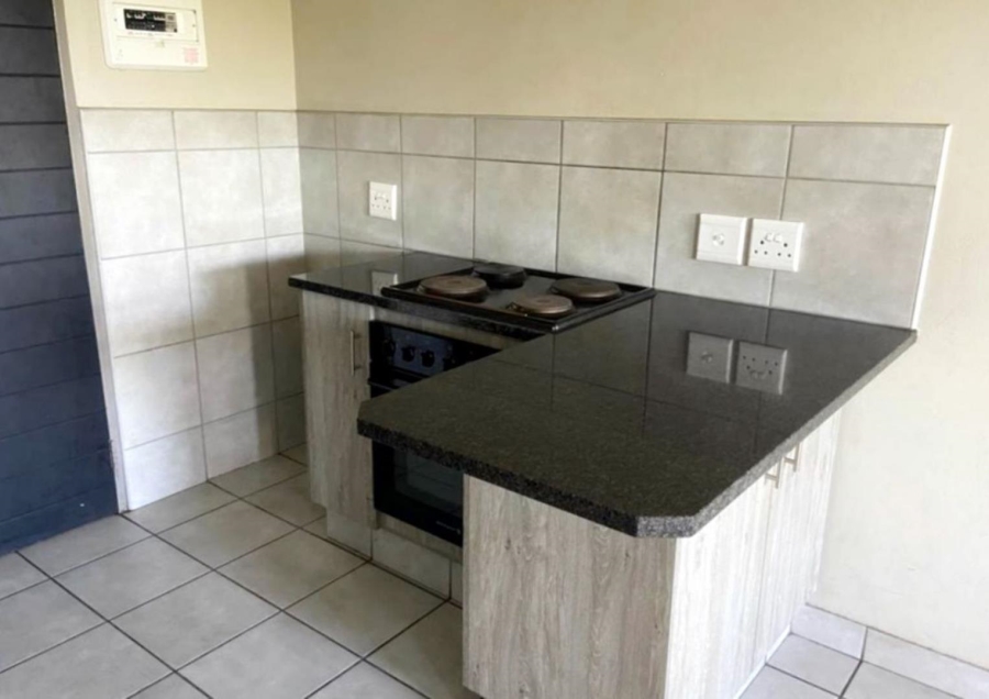 2 Bedroom Property for Sale in Heuweloord Gauteng