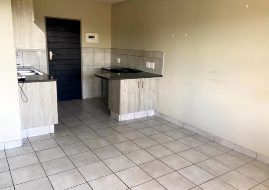 2 Bedroom Property for Sale in Heuweloord Gauteng