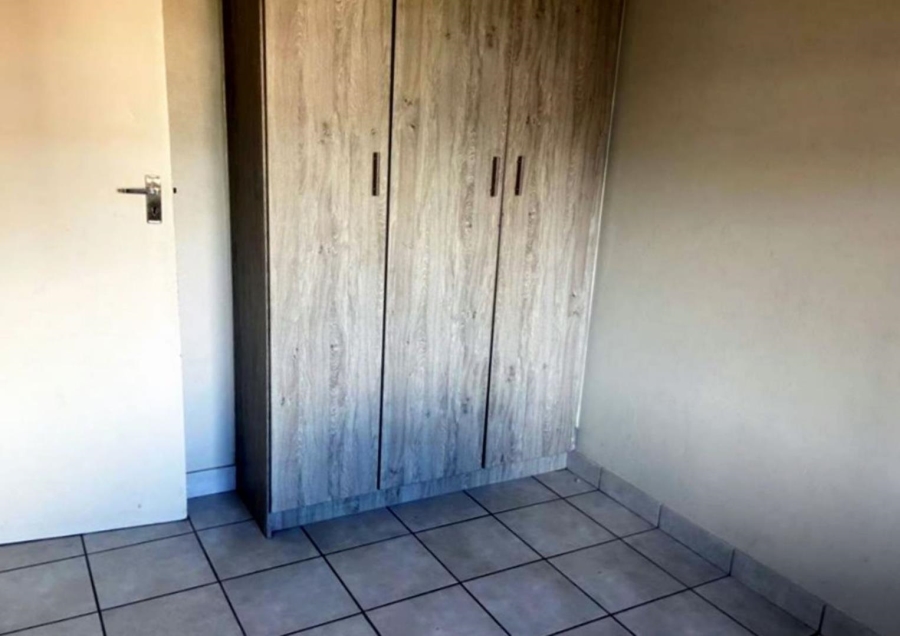 2 Bedroom Property for Sale in Heuweloord Gauteng