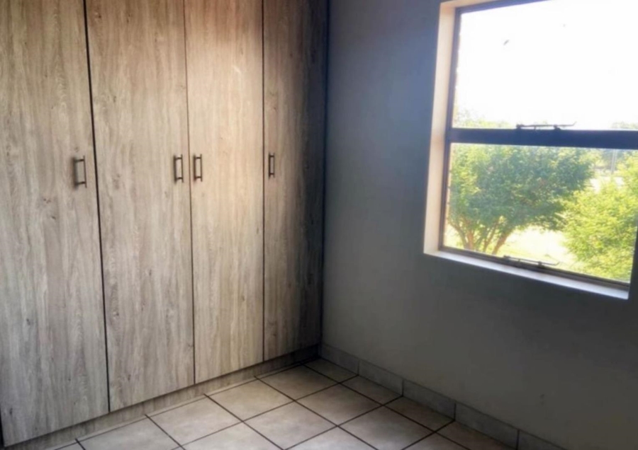 2 Bedroom Property for Sale in Heuweloord Gauteng