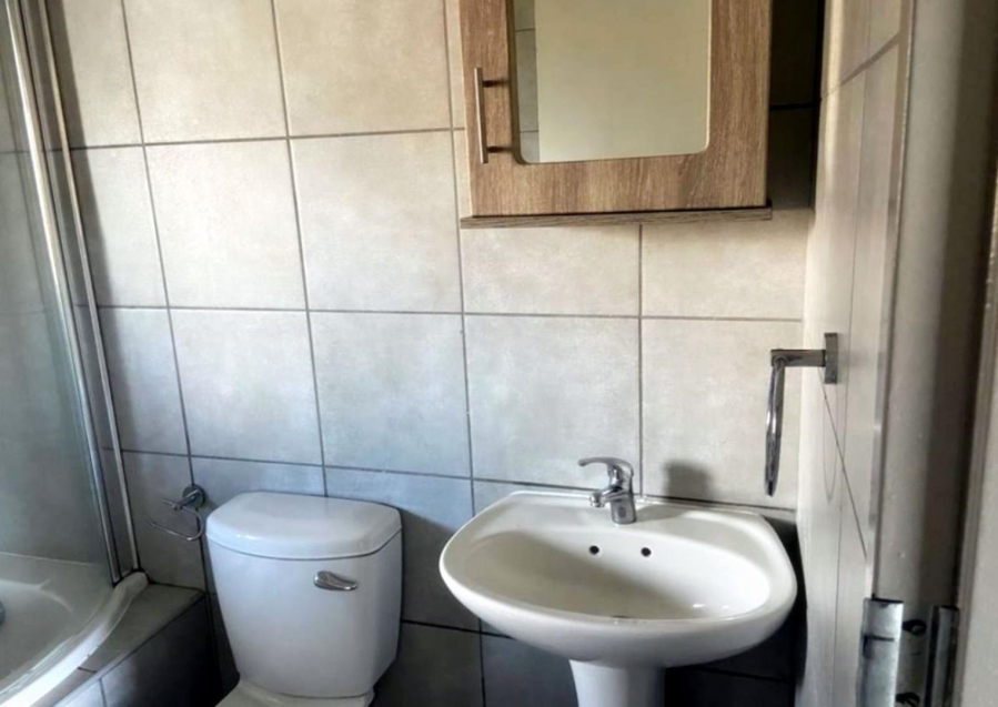 2 Bedroom Property for Sale in Heuweloord Gauteng