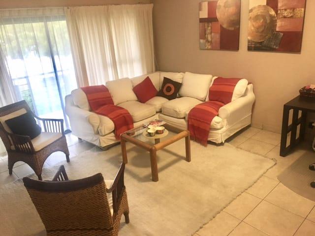 To Let 2 Bedroom Property for Rent in Magaliessig Gauteng