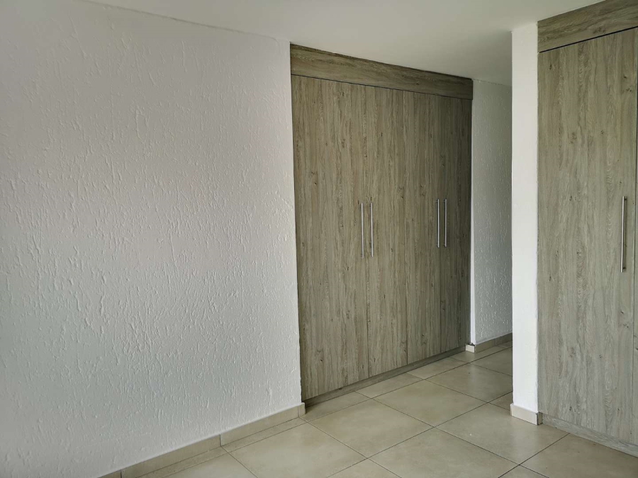 To Let 2 Bedroom Property for Rent in Glenvista Gauteng