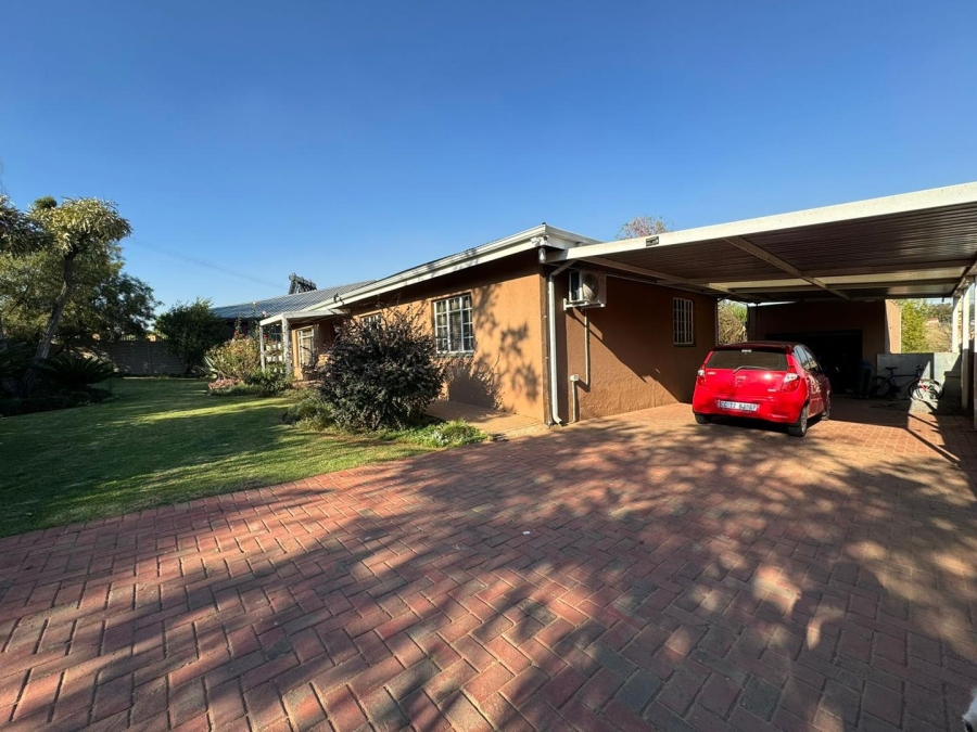 To Let 3 Bedroom Property for Rent in Rothdene Gauteng