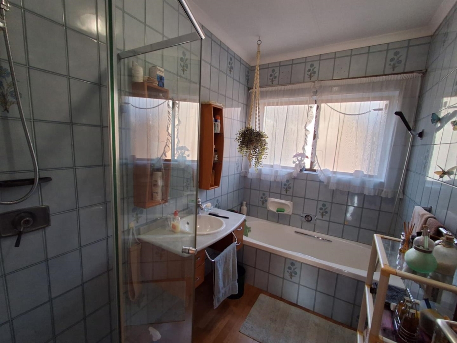 4 Bedroom Property for Sale in Glenvista Gauteng