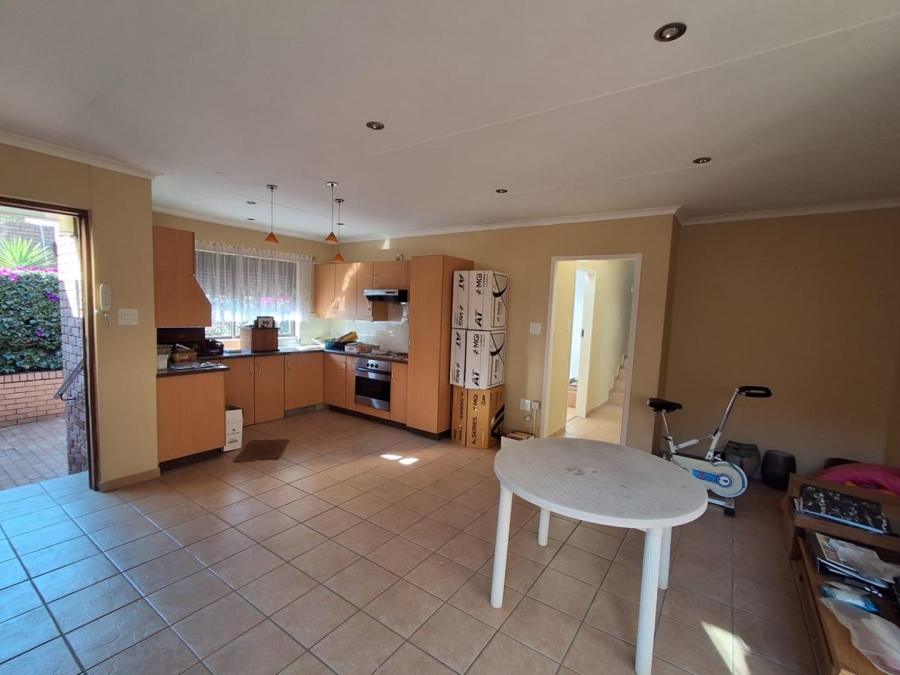 4 Bedroom Property for Sale in Glenvista Gauteng