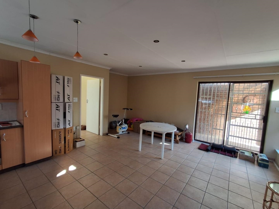 4 Bedroom Property for Sale in Glenvista Gauteng