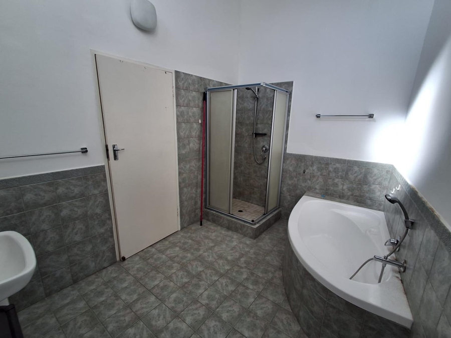 4 Bedroom Property for Sale in Glenvista Gauteng