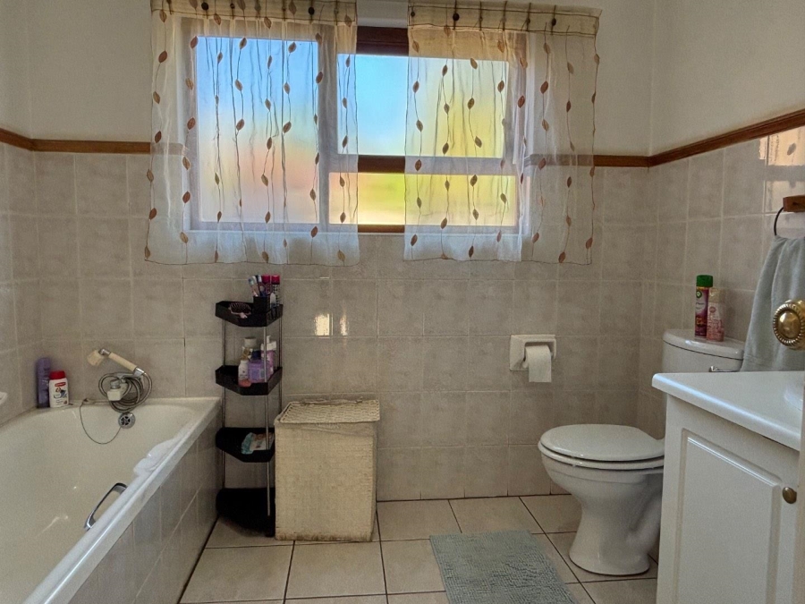 To Let 3 Bedroom Property for Rent in Faerie Glen Gauteng