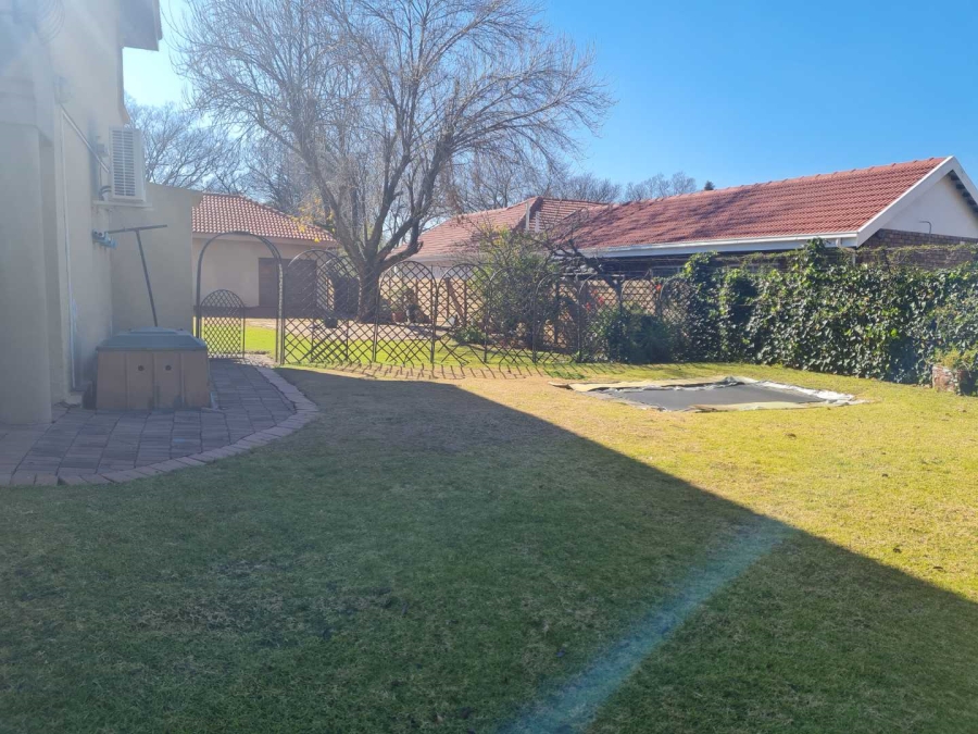 5 Bedroom Property for Sale in Beyerspark Gauteng