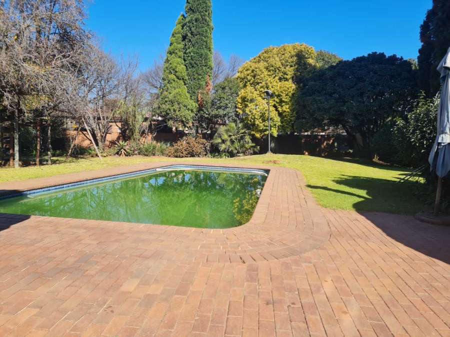 5 Bedroom Property for Sale in Beyerspark Gauteng