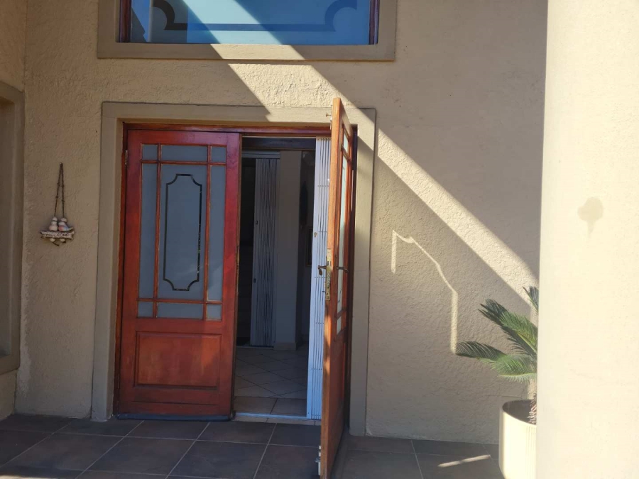 5 Bedroom Property for Sale in Beyerspark Gauteng