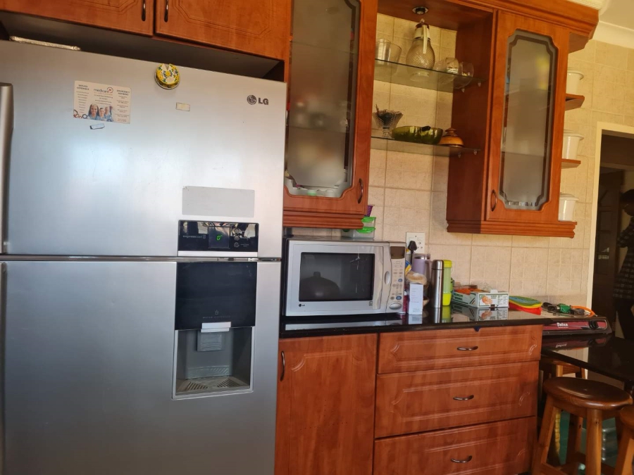 5 Bedroom Property for Sale in Beyerspark Gauteng