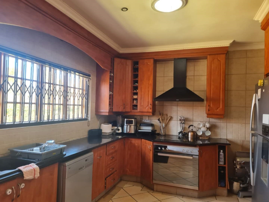 5 Bedroom Property for Sale in Beyerspark Gauteng